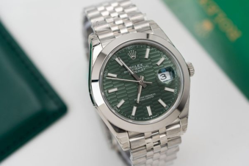 Custom Rolex DateJust Smooth Bezel with Green Fluted Dial - Swiss 60