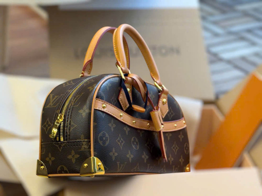 Custom Louis Vuitton East West - Image 5