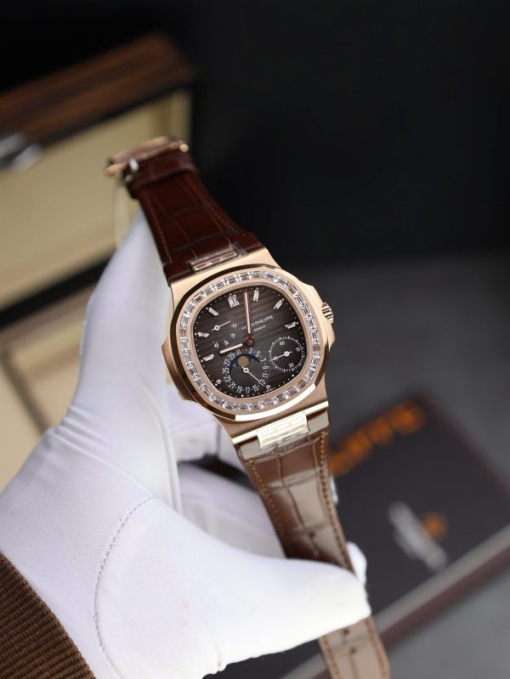 Custom Patek Philippe Nautilus 5724R Rose Gold Diamond Bezel - Swiss Patek2 - Image 2