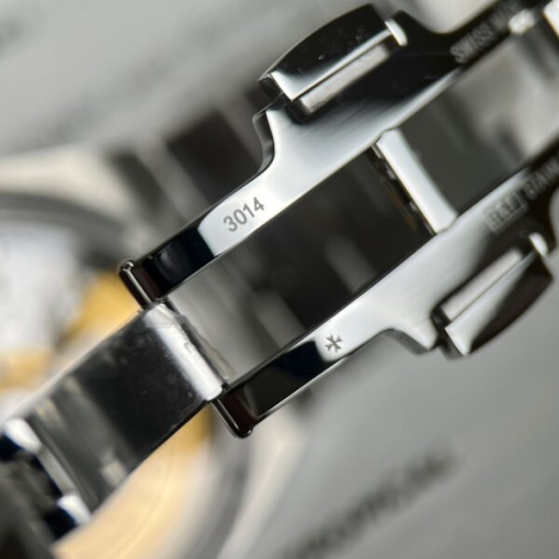 Custom Vacheron Constantin Overseas 4500V/110A-B126 White Dial - Swiss VC17 - Image 10