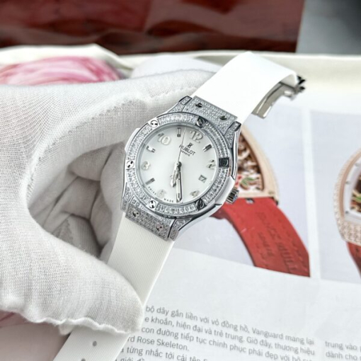 Custom Lady Hublot Classic Fusion White Dial Diamonds Bezel - Asian Lady Watch 11 - Image 4