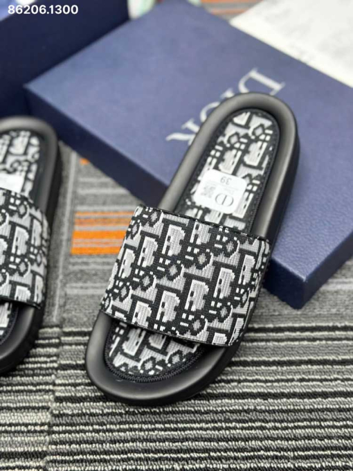 Custom Unisex Dior Men/Women Slides - Image 3