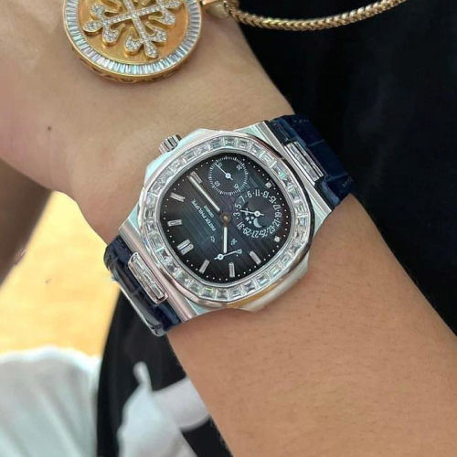 Custom Patek Philippe Nautilus 5724 Blue Dial Diamond Bezel - Swiss Patek1 photo review