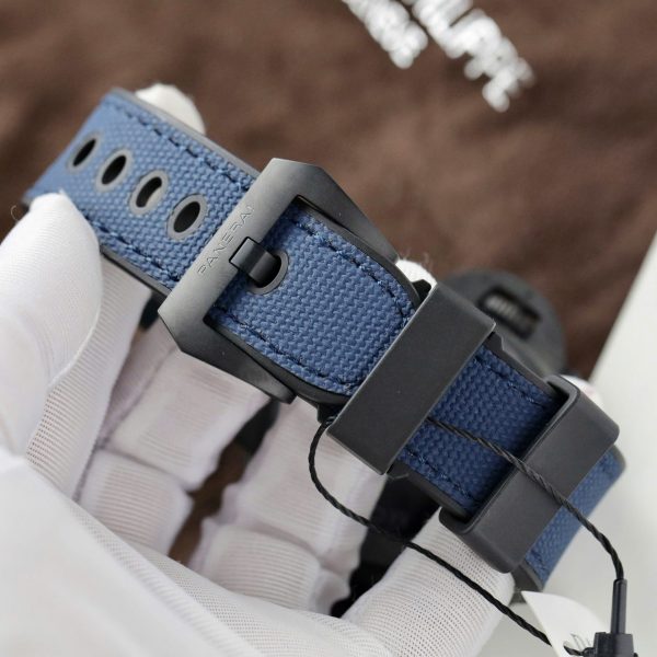 Panerai Luminor Marina Carbotech Luna Rossa PAM01529 - Image 12