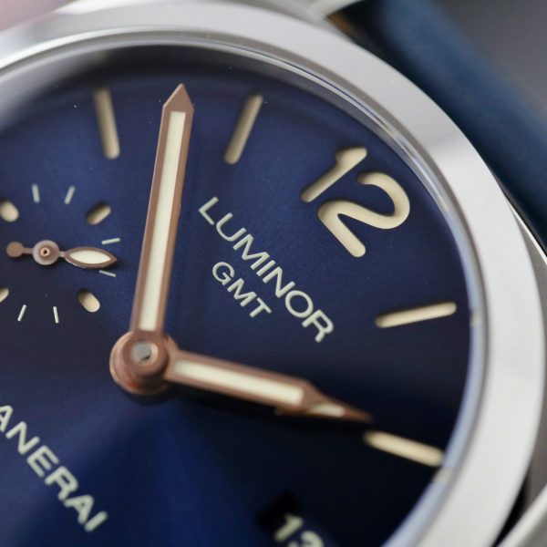 Panerai PAM688 Luminor 1950 3 Days GMT Acciaio Boutique Blue - Image 4