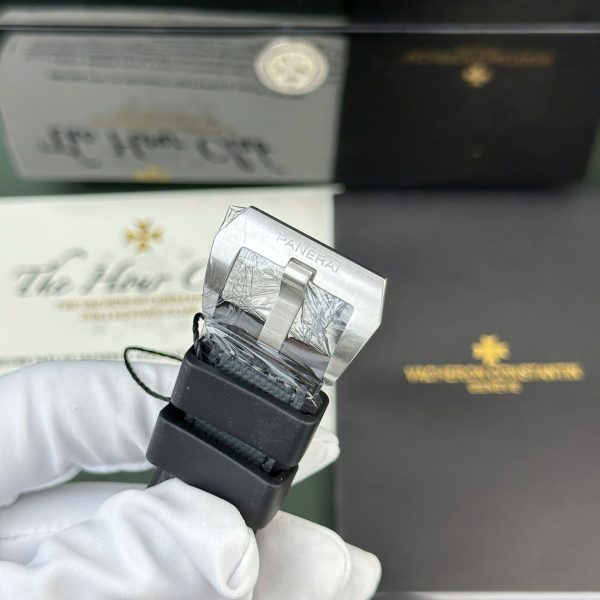 Panerai Submersible Luna Rossa PAM1579 - Image 9