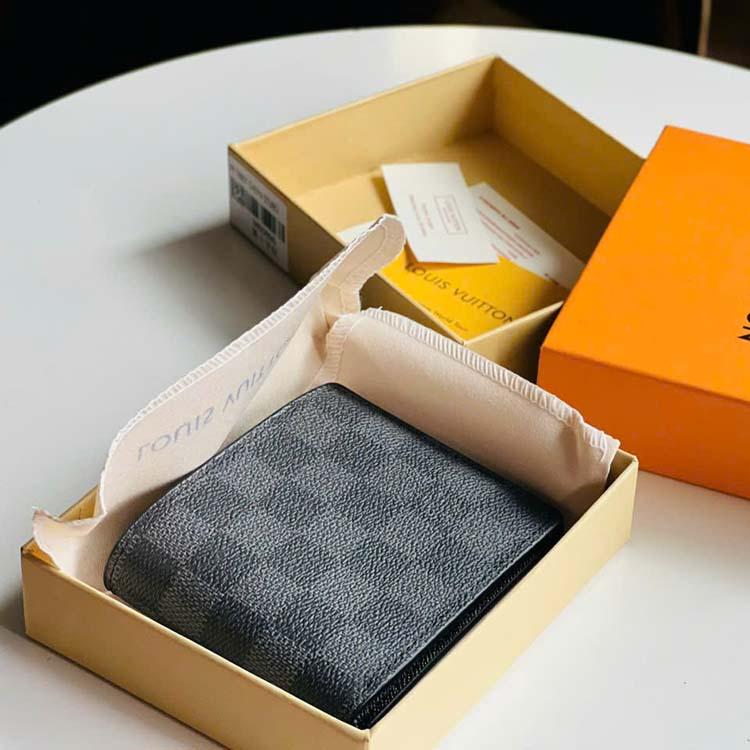 Custom Louis Vuitton Aerogram Multiple Wallet