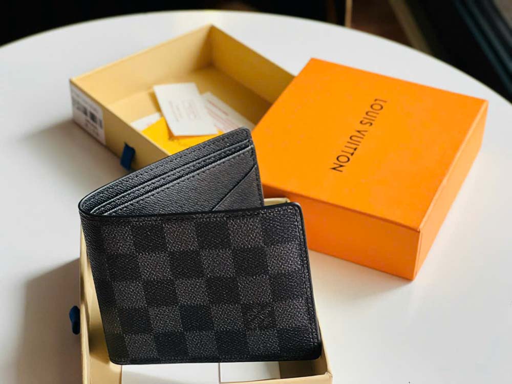 Custom Louis Vuitton Aerogram Multiple Wallet - Image 2