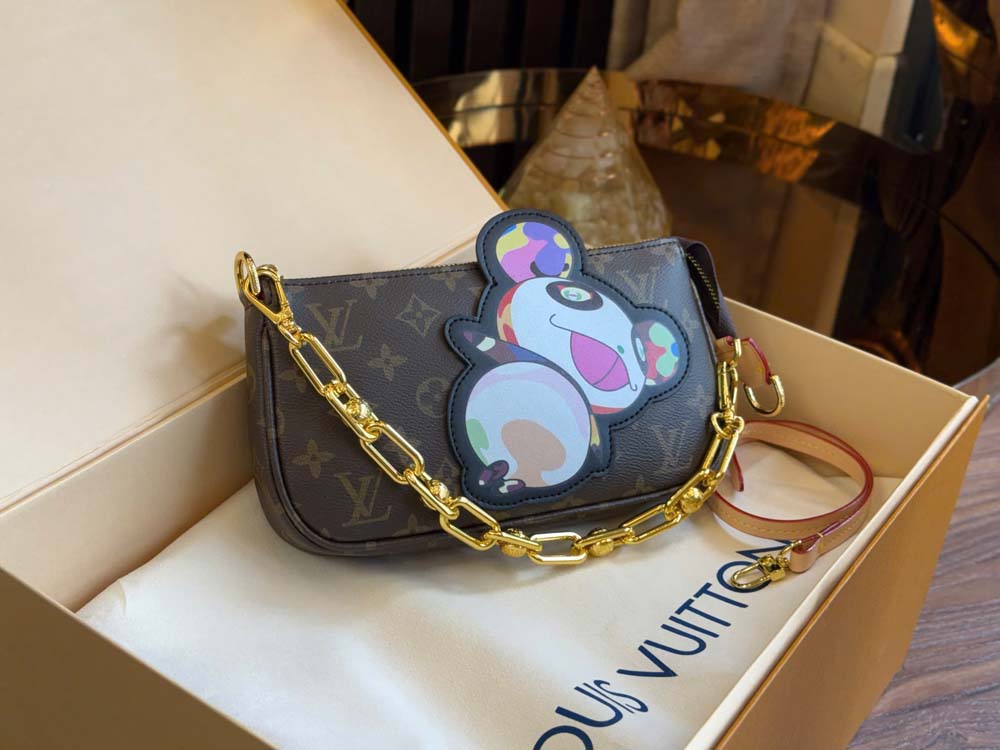 Custom Louis Vuitton Pochette Accessoires Monogram