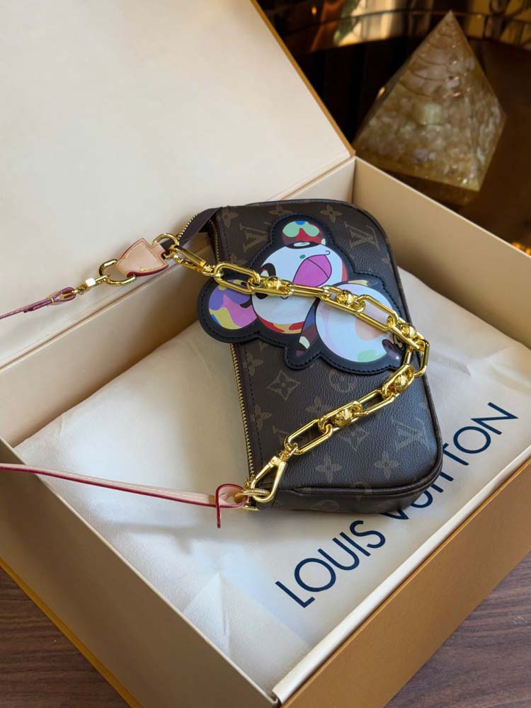 Custom Louis Vuitton Pochette Accessoires Monogram - Image 4