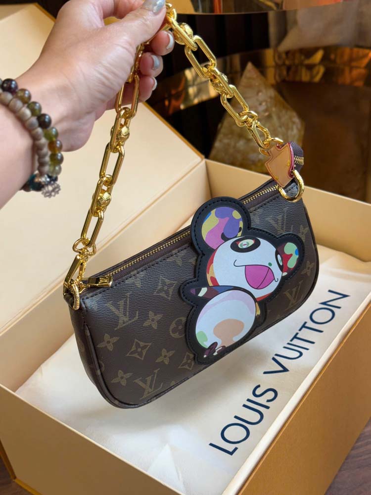 Custom Louis Vuitton Pochette Accessoires Monogram - Image 5