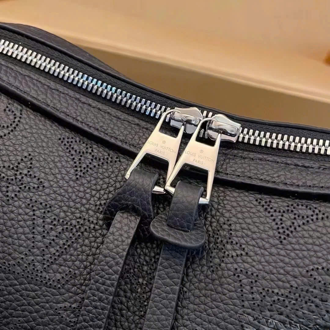 Custom Louis Vuitton Gaston Wearable Wallet - Image 6