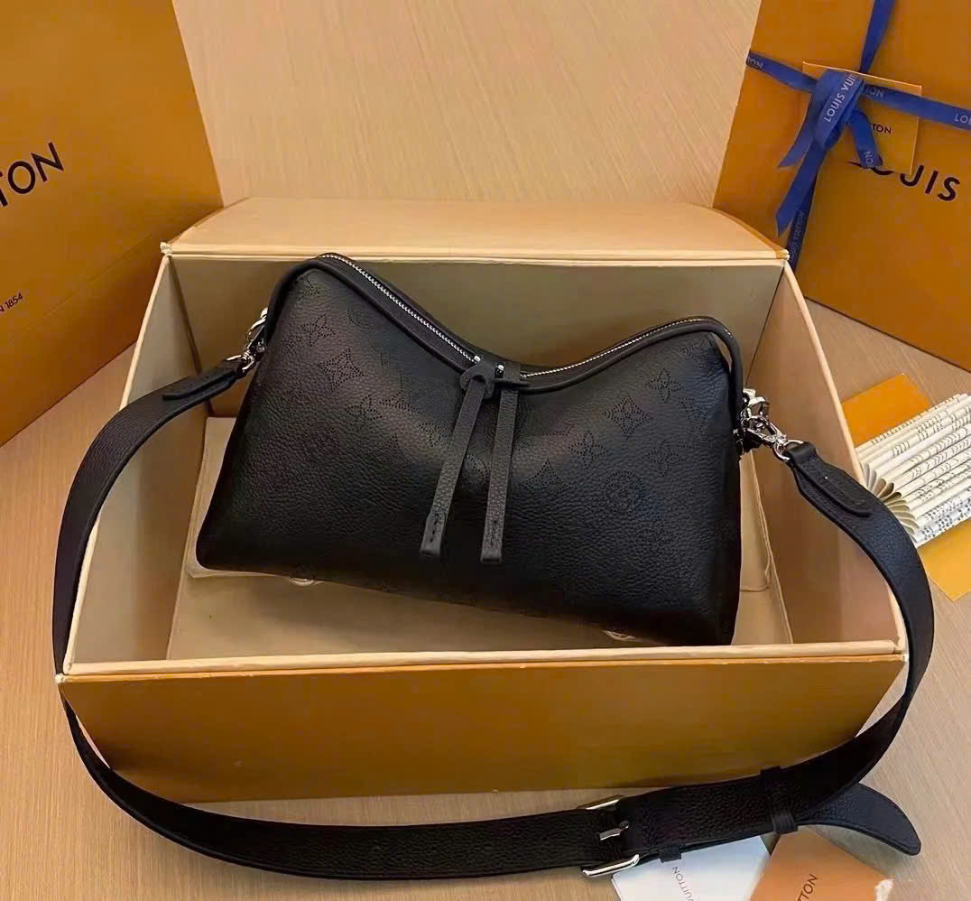 Custom Louis Vuitton Gaston Wearable Wallet - Image 9