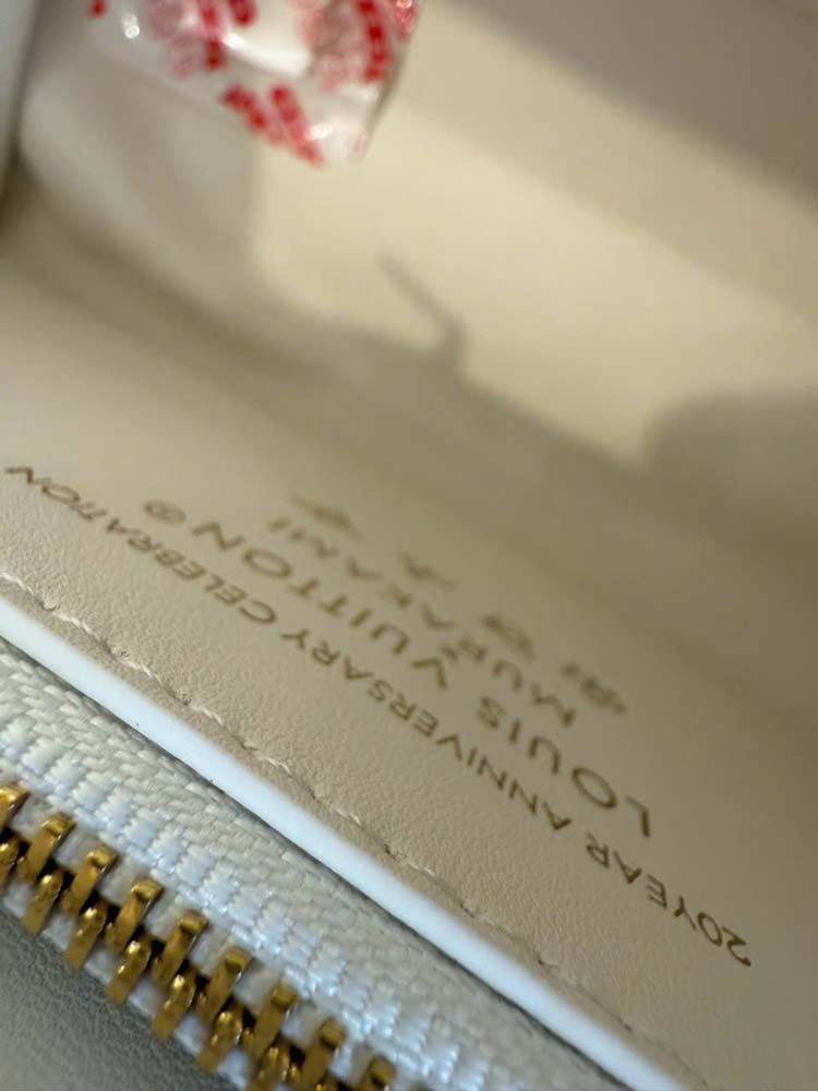 Custom Louis Vuitton Twist Slim - Image 9