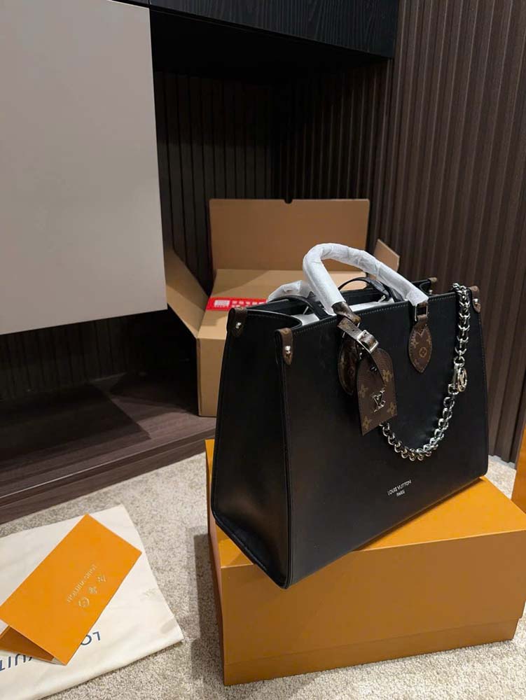 Custom Louis Vuitton OnTheGo MM - Image 5