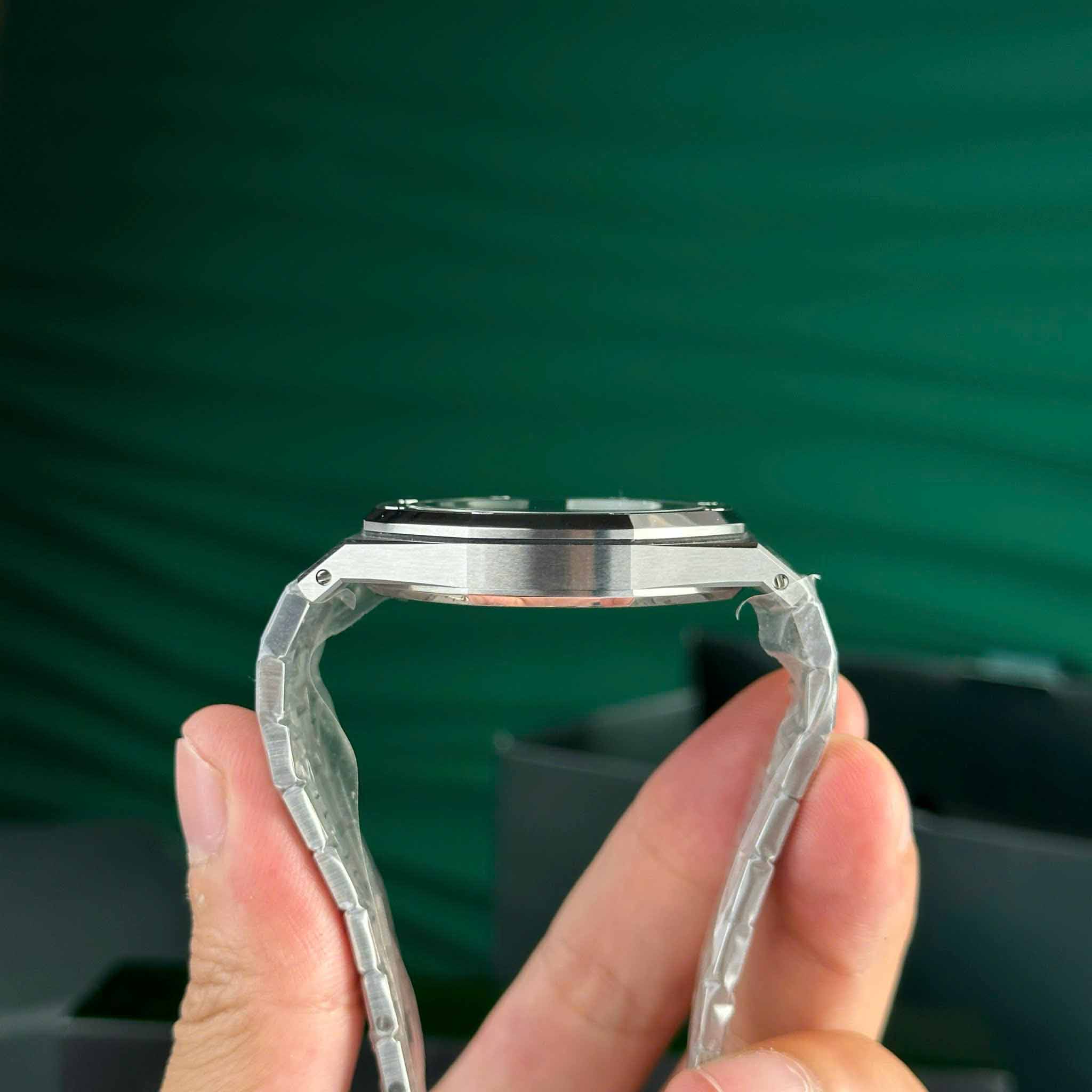 Custom Audemars Piguet Royal Oak Jumbo Extra-thin 16202 Green - Swiss AP101 - Image 3