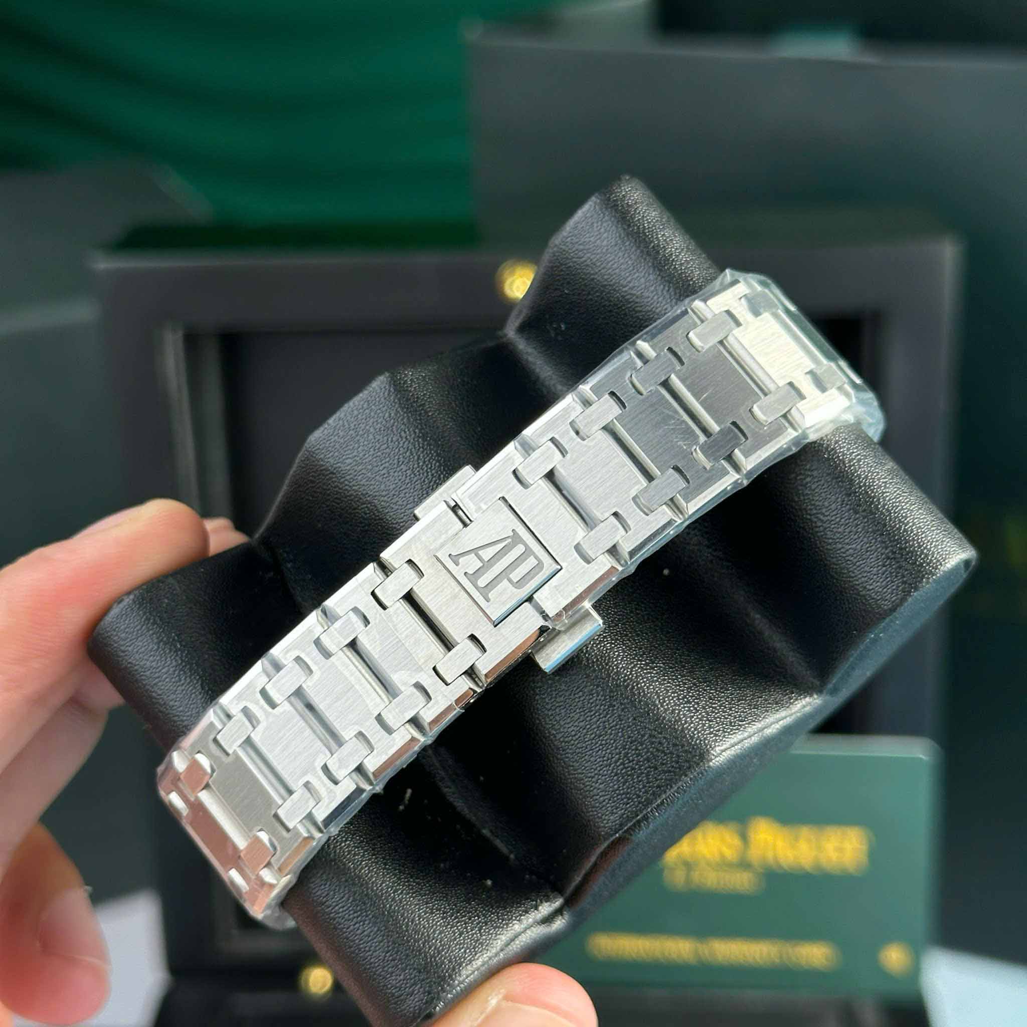 Custom Audemars Piguet Royal Oak Jumbo Extra-thin 16202 Green - Swiss AP101 - Image 2