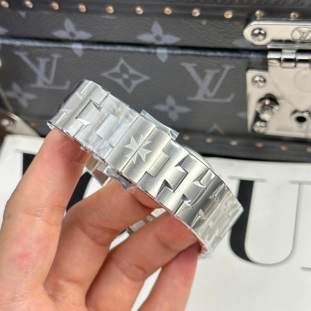 Custom VC Overseas Dual Time 47450 White Dial 42mm - Swiss VC38 - Image 10